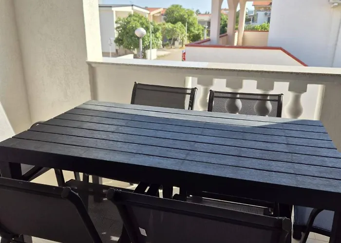 Vir, Two Bedroom With Wi-fi, A-c, Parking, 600m To The Vir