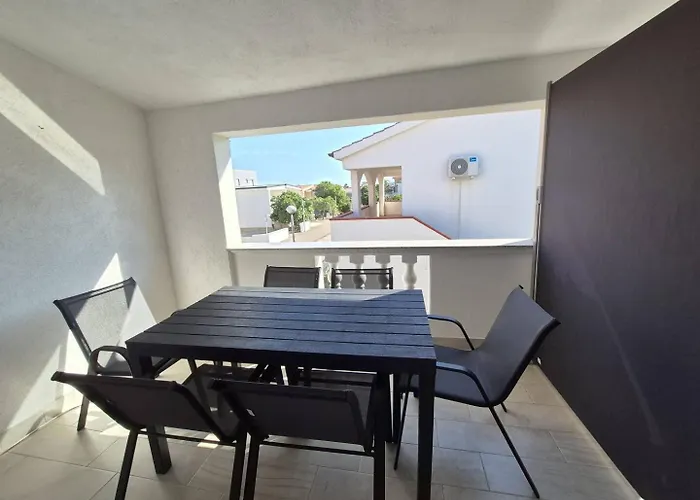 Vir, Two Bedroom With Wi-fi, A-c, Parking, 600m To The *