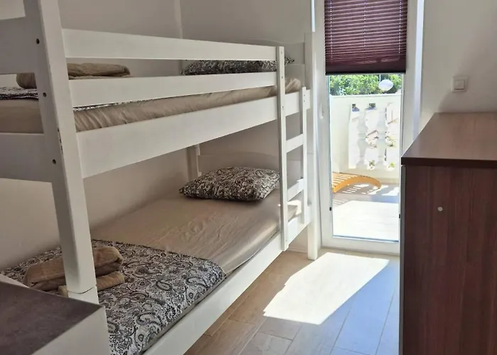 Apartmán Vir, Two Bedroom With Wi-fi, A-c, Parking, 600m To The
