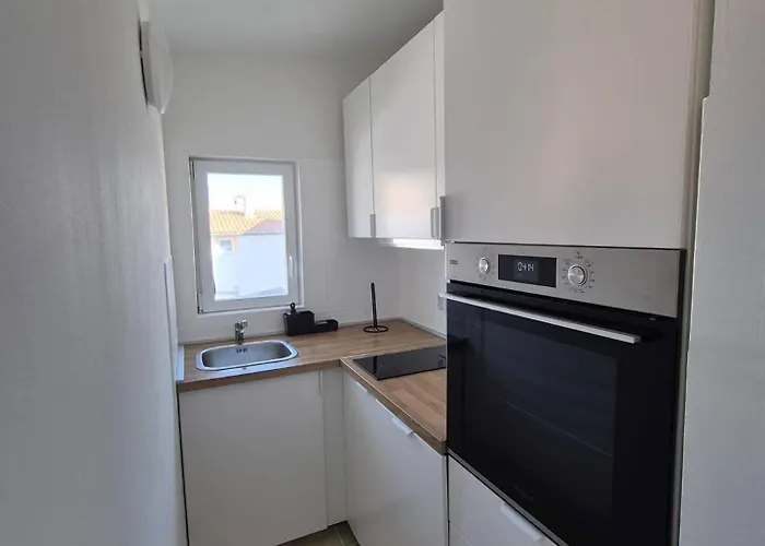 Vir, Two Bedroom With Wi-fi, A-c, Parking, 600m To The Apartmán