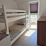 Lägenhet Vir, Two Bedroom With Wi-fi, A-c, Parking, 600m To The