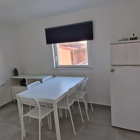 Vir, Two Bedroom With Wi-fi, A-c, Parking, 600m To The Apartament