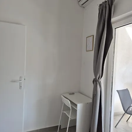 Vir, Two Bedroom With Wi-fi, A-c, Parking, 600m To The
