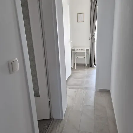 Vir, Two Bedroom With Wi-fi, A-c, Parking, 600m To The Apartament