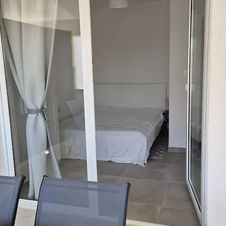 Vir, Two Bedroom With Wi-fi, A-c, Parking, 600m To The Vir