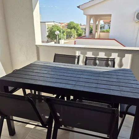 Vir, Two Bedroom With Wi-fi, A-c, Parking, 600m To The Vir