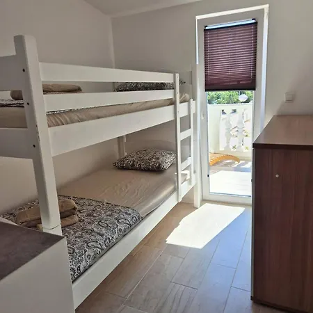 Lejlighed Vir, Two Bedroom With Wi-fi, A-c, Parking, 600m To The