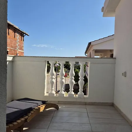 Lejlighed Vir, Two Bedroom With Wi-fi, A-c, Parking, 600m To The Vir