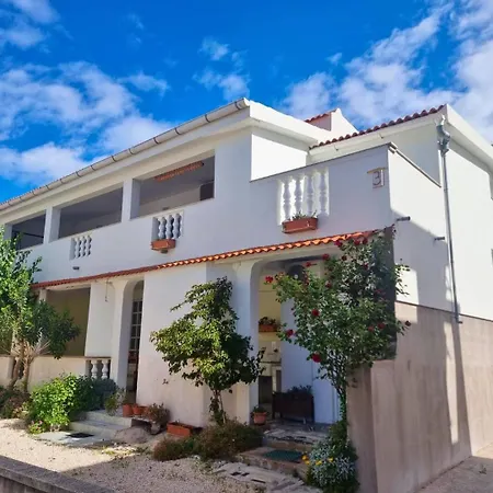 Vir, Two Bedroom With Wi-fi, A-c, Parking, 600m To The Lägenhet *