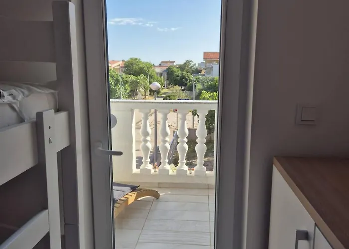 Vir, Two Bedroom With Wi-fi, A-c, Parking, 600m To The Apartman *