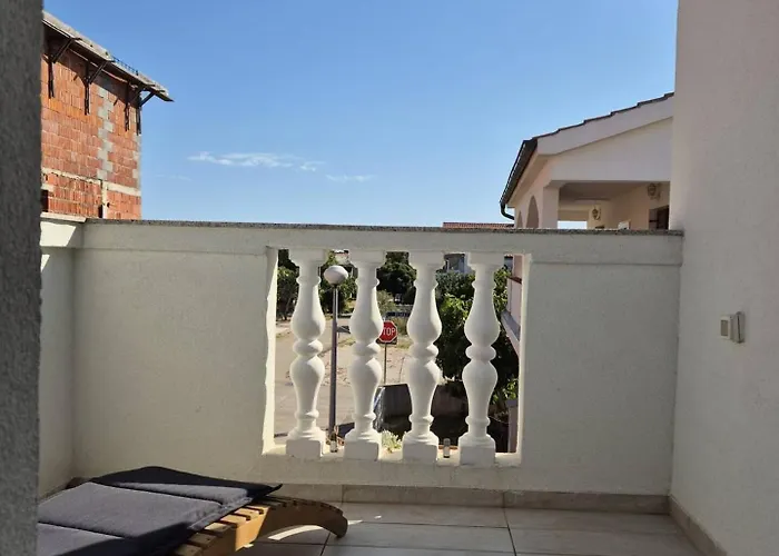 Apartman Vir, Two Bedroom With Wi-fi, A-c, Parking, 600m To The Vir