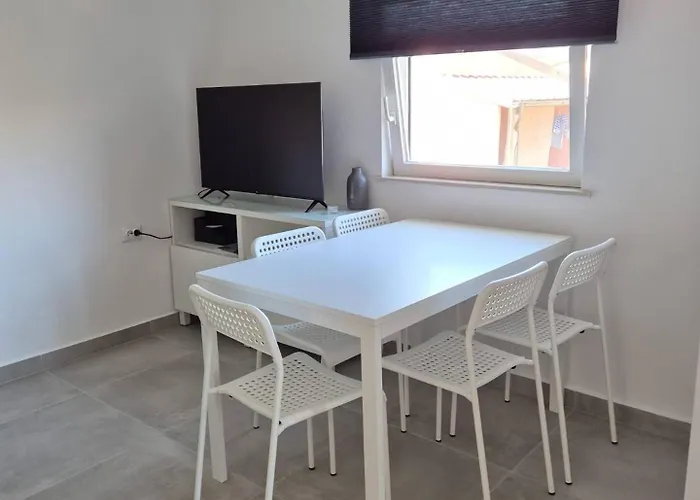 Apartman Vir, Two Bedroom With Wi-fi, A-c, Parking, 600m To The *