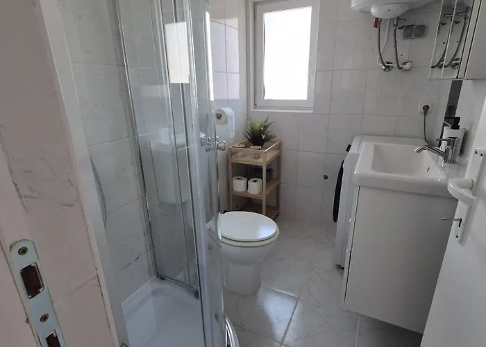 Vir, Two Bedroom With Wi-fi, A-c, Parking, 600m To The Apartman *